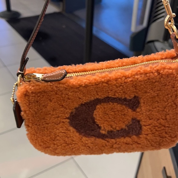 Coach Nolita 19 in shearling with Coach motif NWT - Picture 4 of 4